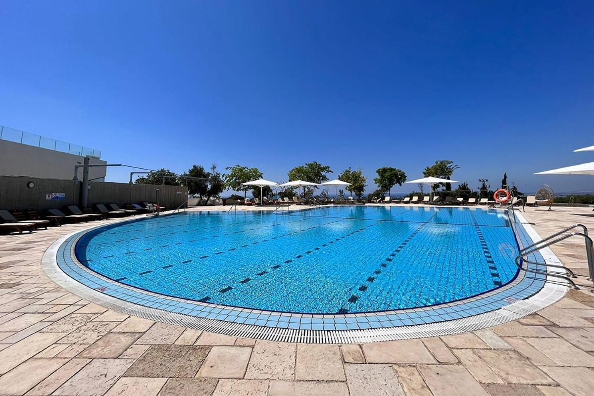 Elma Hotel And Art Complex Zikhron Ya'akov Exterior photo